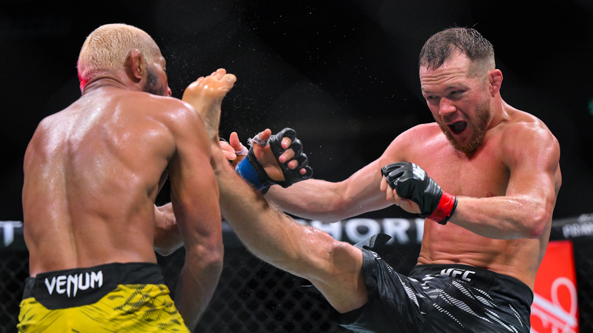 Петр Ян готовится выйти в октагон на турнире в Абу-Даби. Фото: GLOBAL LOOK PRESS