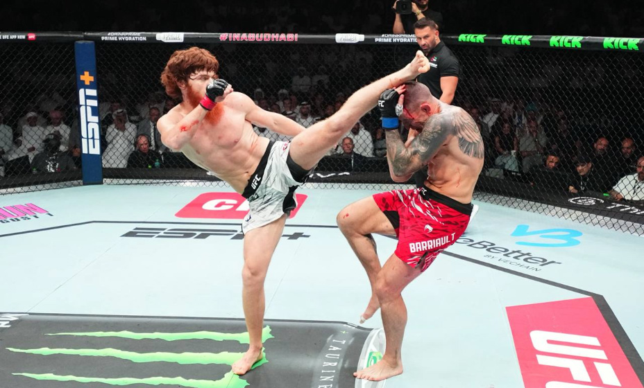 Шара Буллет победил Барио и заслужил бонус за лучший бой вечера. Фото: UFC Russia