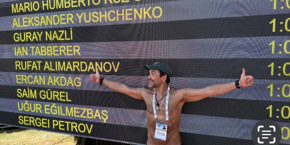 Пловец-любитель, депутат и пресс-секретарь Компартии РФ Александр Ющенко трижды переплывал Босфор. Фото: Личный архив Александра Ющенко