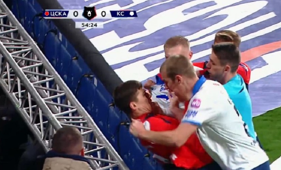 Экс-арбитр РПЛ Федотов: Рассказов вел себя более агрессивно, чем Глебов. Фото: скрин «Матч ТВ»