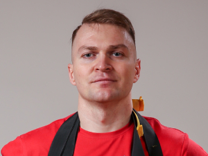 Максим Власов