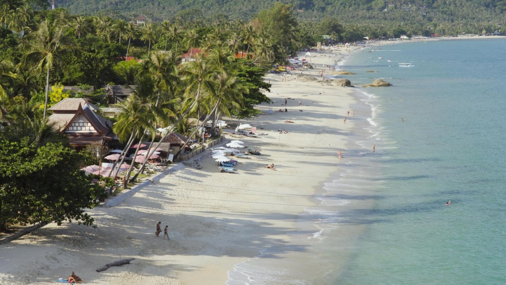Вид сверху на пляж Ламай, остров Самуи.