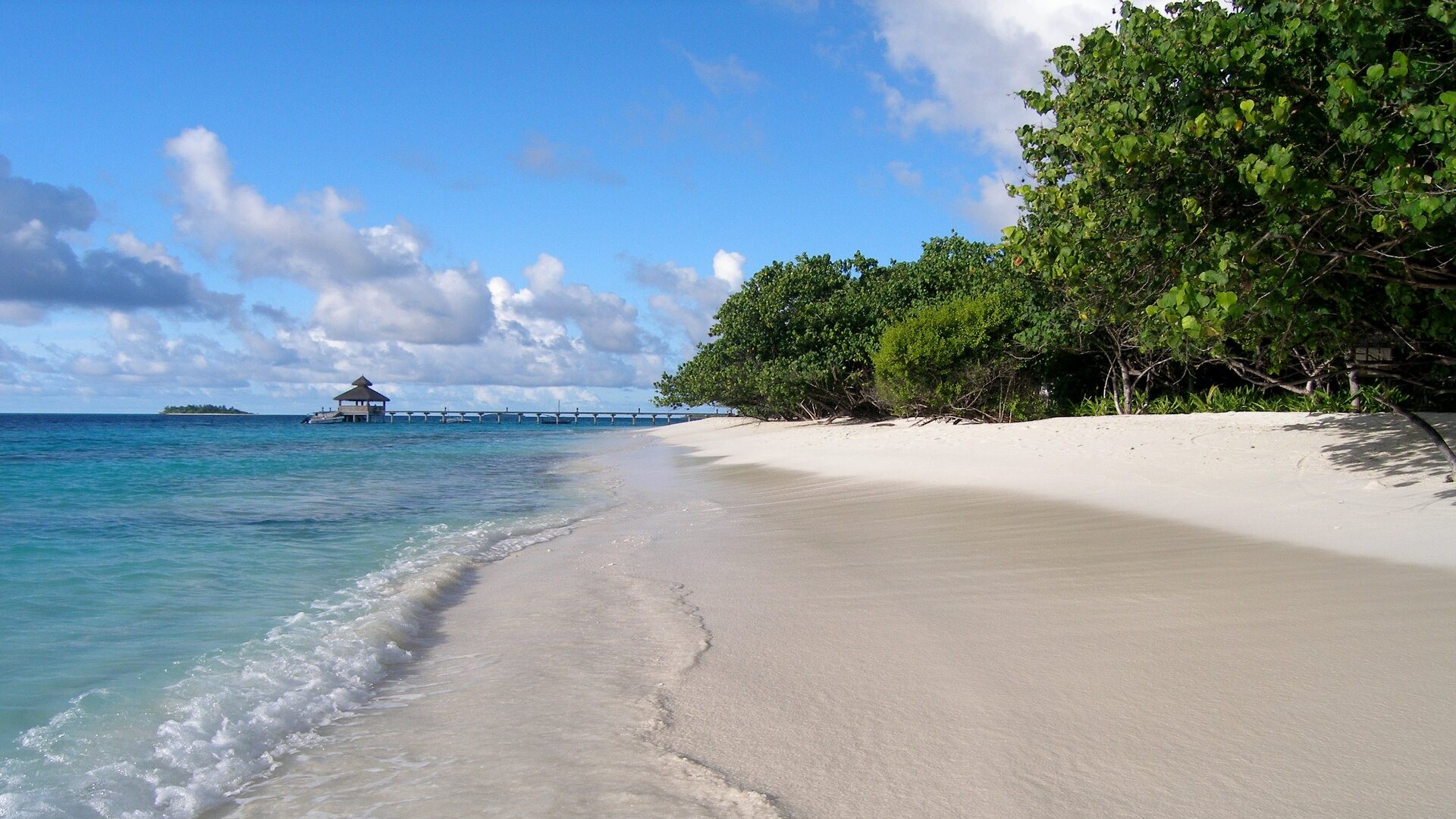 Пляж на атолле Баа.